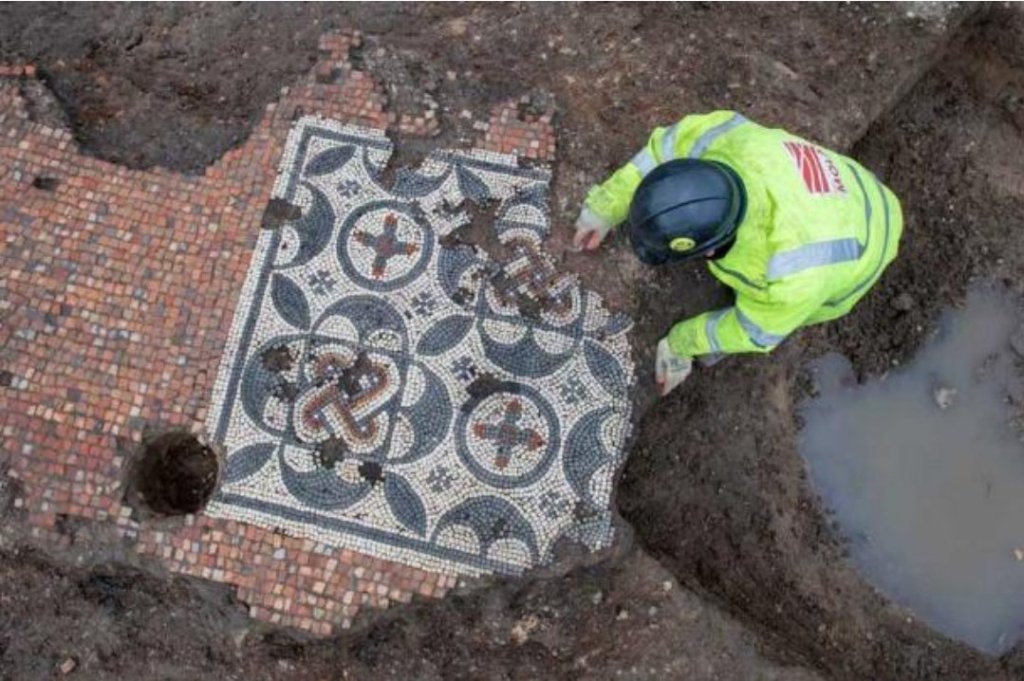 Descubren un gran mosaico Romano a pocos metros del London Bridge.